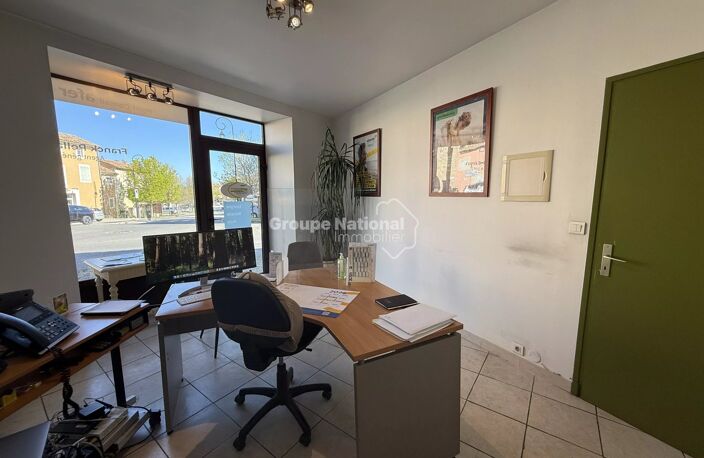 Local commercial — photo 4