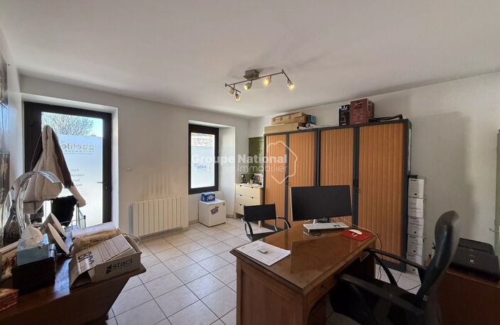 Local commercial — photo 5