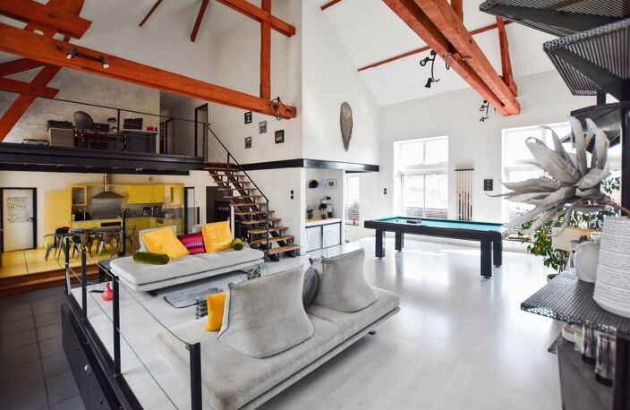 Maison d'habitation +deux appartements locatifs avec terrain de 2455 m2 — photo 2