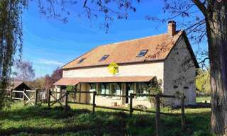 Maison 5 Pièces 140 m² à vendre à La Chapelle-Hugon (18150)