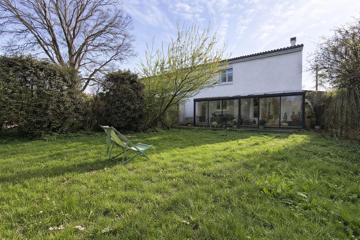 Villa / Maison  T5 à vendre Rochelle (La) 17000