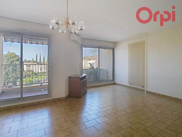 Appartement de 80m² avec garage et parking — photo du bien