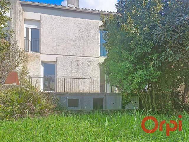 MAISON A CASTRIES — photo du bien