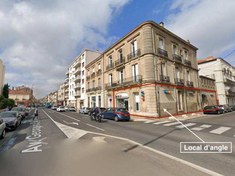 Local d'angle de plain-pied à louer — photo 1