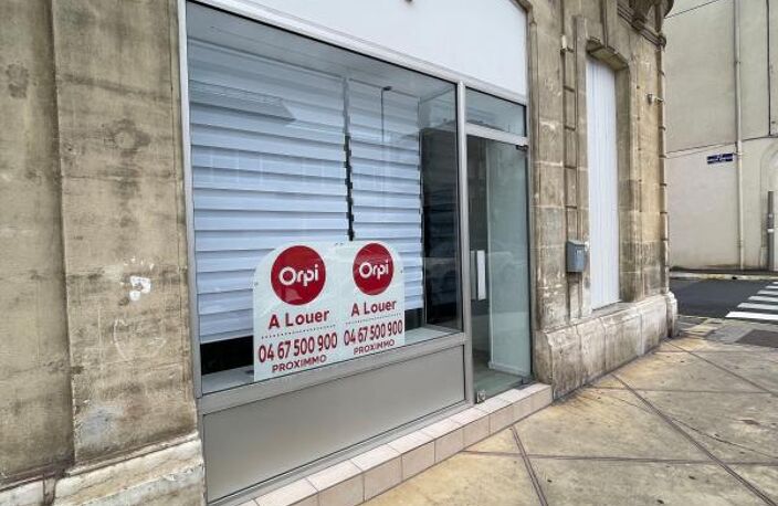 Local d'angle de plain-pied à louer — photo 2