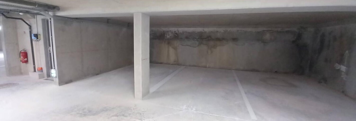 Garage  13 m² à vendre à La Crau (83260)