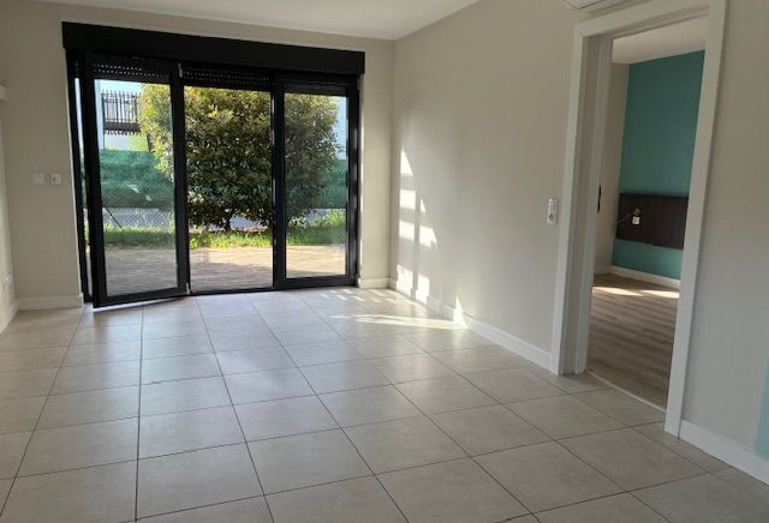 Appartement type 2 avec terrasse jardin et 2 parkings — photo 1