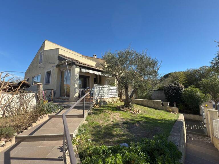 Villa avec appartement et garage à Vias — photo 1