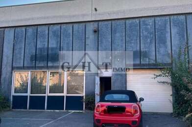 Local industriel  3200 €
