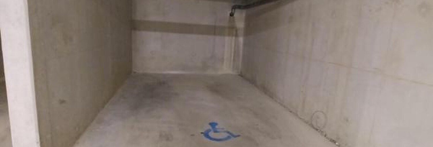 Commerce  12 m² à louer à Les Angles (30133)