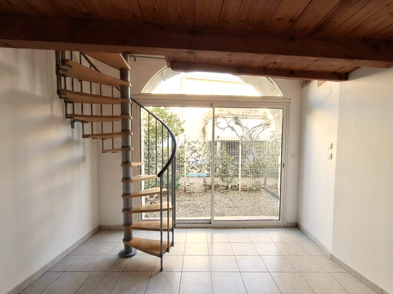 Maison louée   75 m2 habitables   Centre de Lorlanges (43360 — photo 1