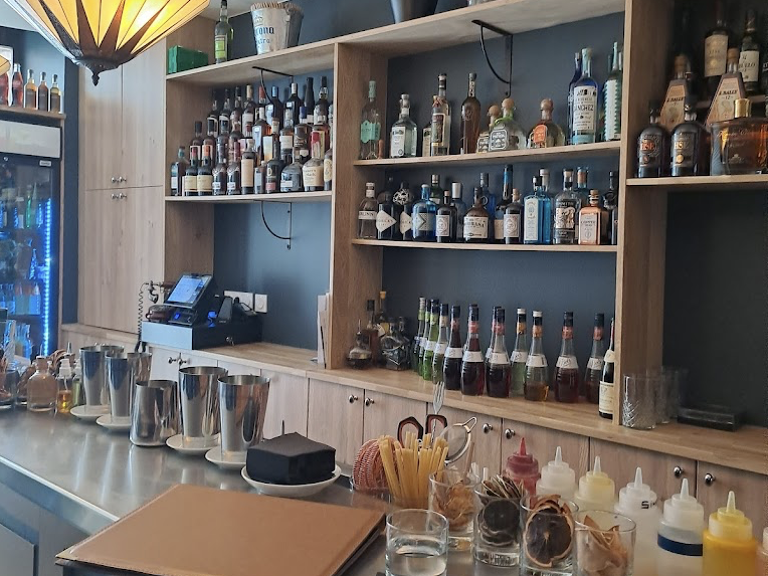 Pub-café à céder — photo 1