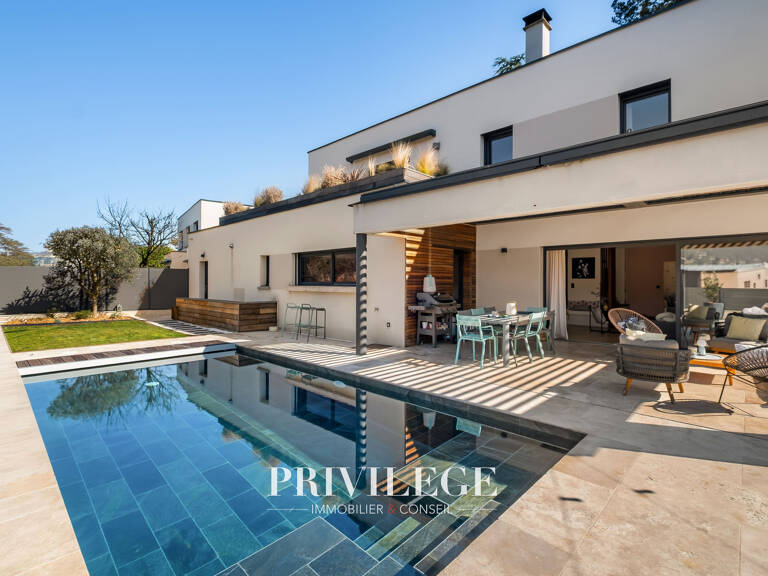 Maison d'architecte de 242 m2 avec vue et piscine — photo 1