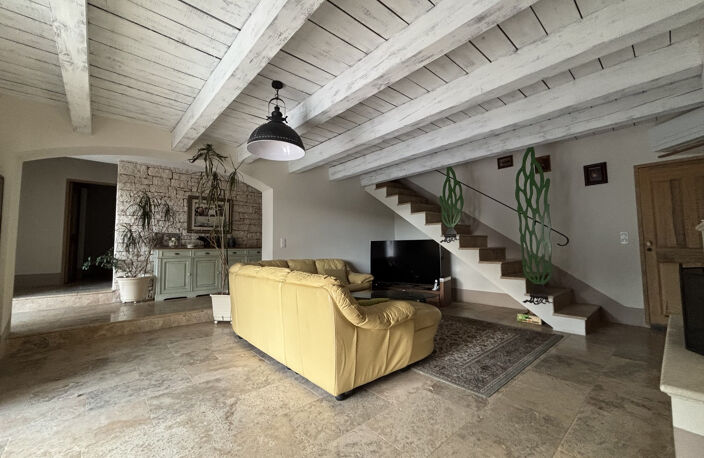 SECTEUR GOUDARGUES : MAS RECENT AVEC PISCINE ET APPARTEMENT — photo 4