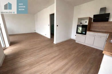 Appartement 4 pièces 900 €
