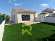 A l'extérieur de PAILHES une villa neuve de plain pied de 97 — photo 3