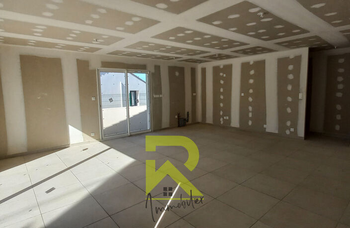 A l'extérieur de PAILHES une villa neuve de plain pied de 97 — photo 5