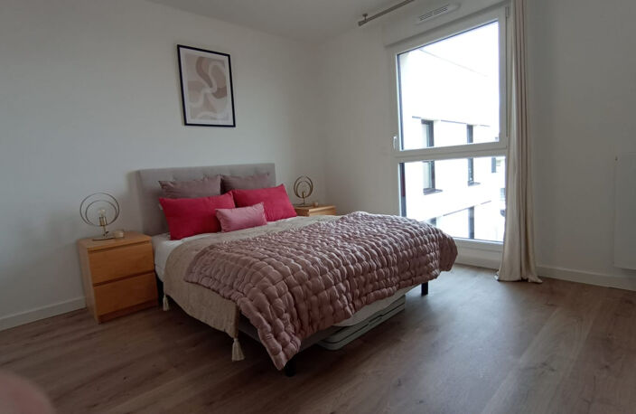 Appartement 3 pièces de 70m² avec terrasse et parkings — photo 3