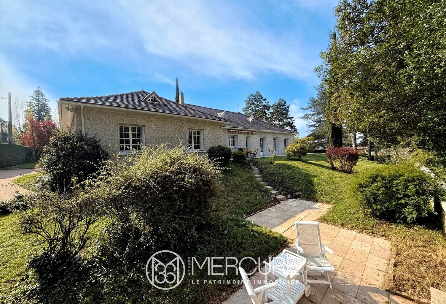 MAISON de 323 M² sur 2.730 M² de JARDIN — photo 1