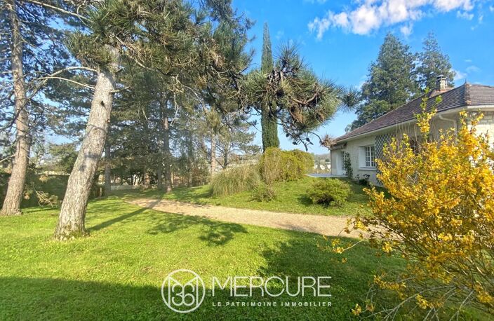 MAISON de 323 M² sur 2.730 M² de JARDIN — photo 2