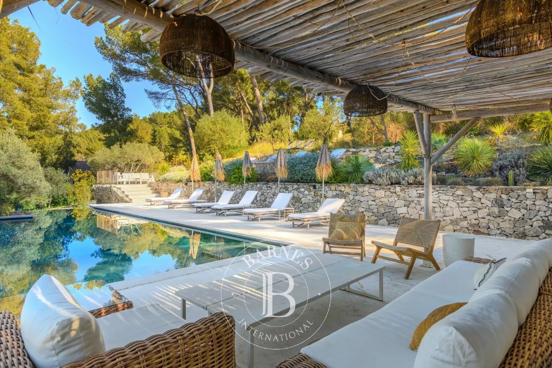 Propri&eacute;t&eacute;  T10 à vendre Cassis 13260