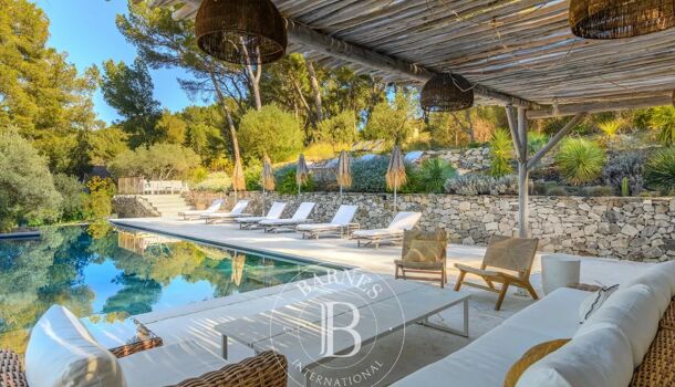 Propri&eacute;t&eacute; 10 pièces  à vendre Cassis 13260