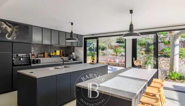 Propri&eacute;t&eacute; 10 pièces  à vendre Cassis 13260