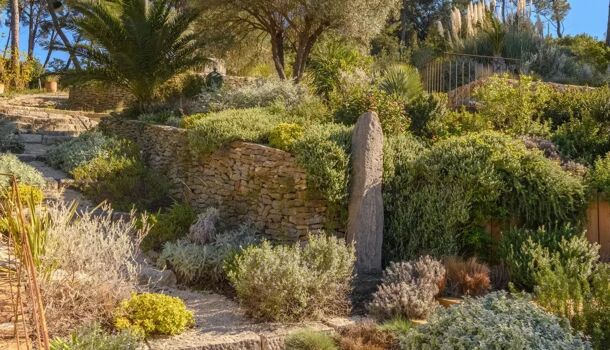 Propri&eacute;t&eacute; 10 pièces  à vendre Cassis 13260