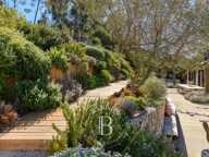VENTE - CASSIS - SUPERBE PROPRIETE FAMILALE  AVEC ANNEXE ET PISC — photo 2