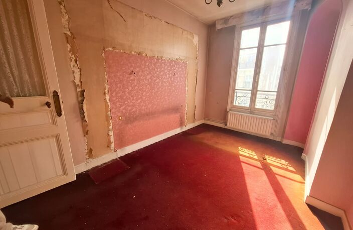 Vente appartement 4 pièces 65 m² Paris 18 (75018) — photo 2