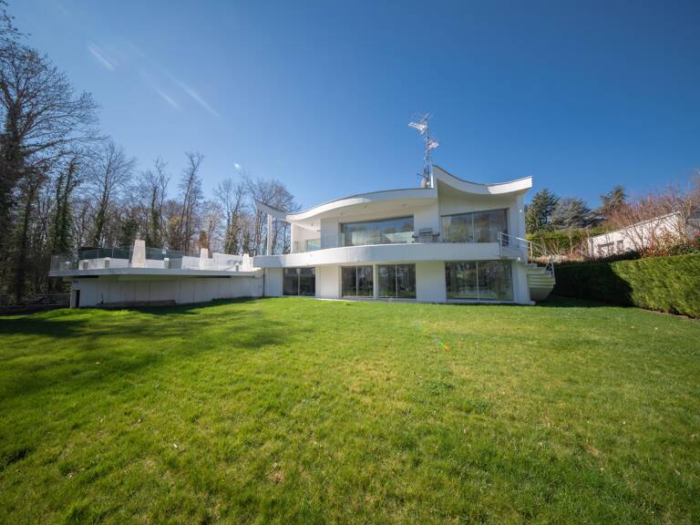 Maison 8 pièces 374 m² — photo 1