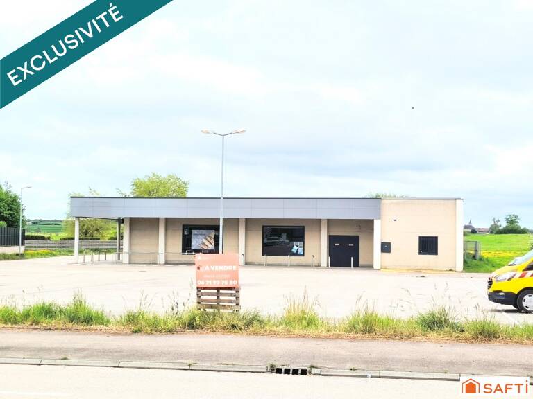 Vaste local commercial libre d'occupation, modulable pour diverses activités, dans un emplacement de choix — photo 1