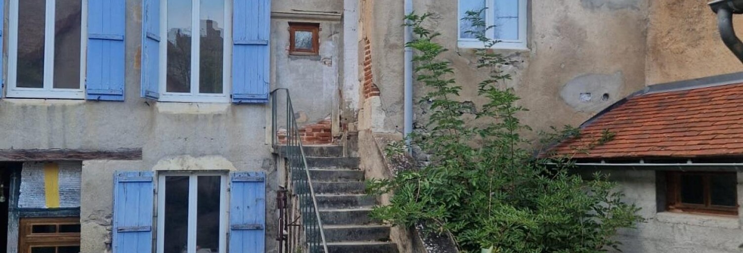 Immeuble  241 m² à vendre à Chantelle (03140)