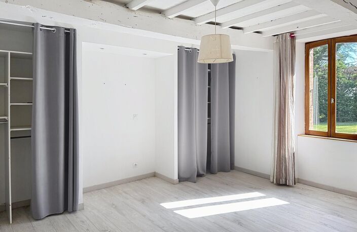 Beaux volumes - Hangar - Pièce de 62 m2 - — photo 5