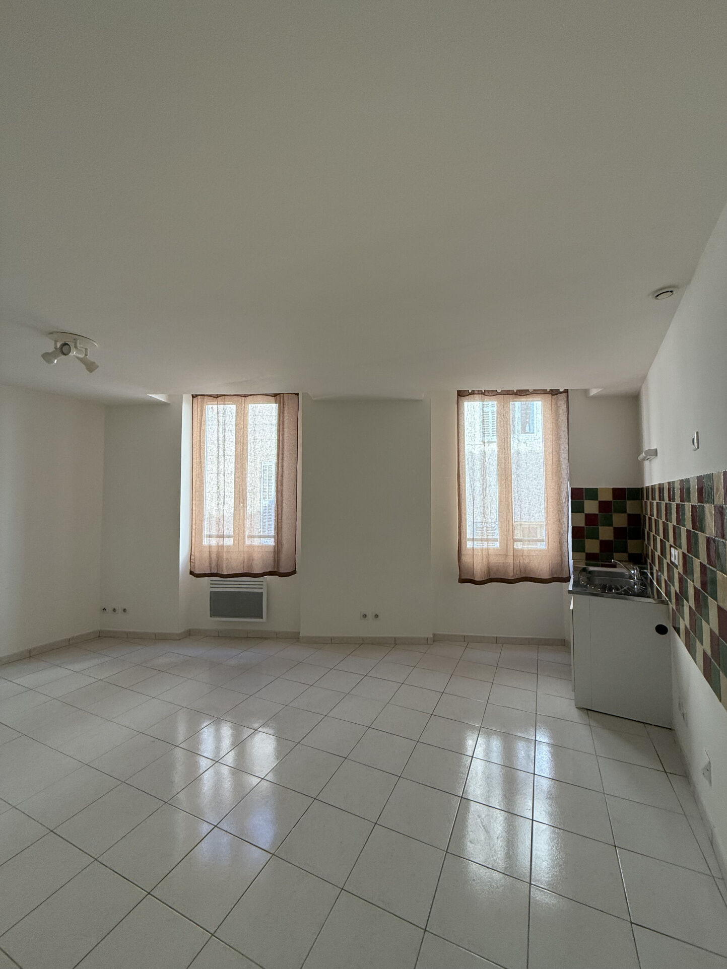 Appartement  T1 à louer Aubagne 13400