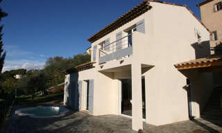 Maison 4 Pièces 87 m² à louer à Saint-Martin-du-Var (06670)