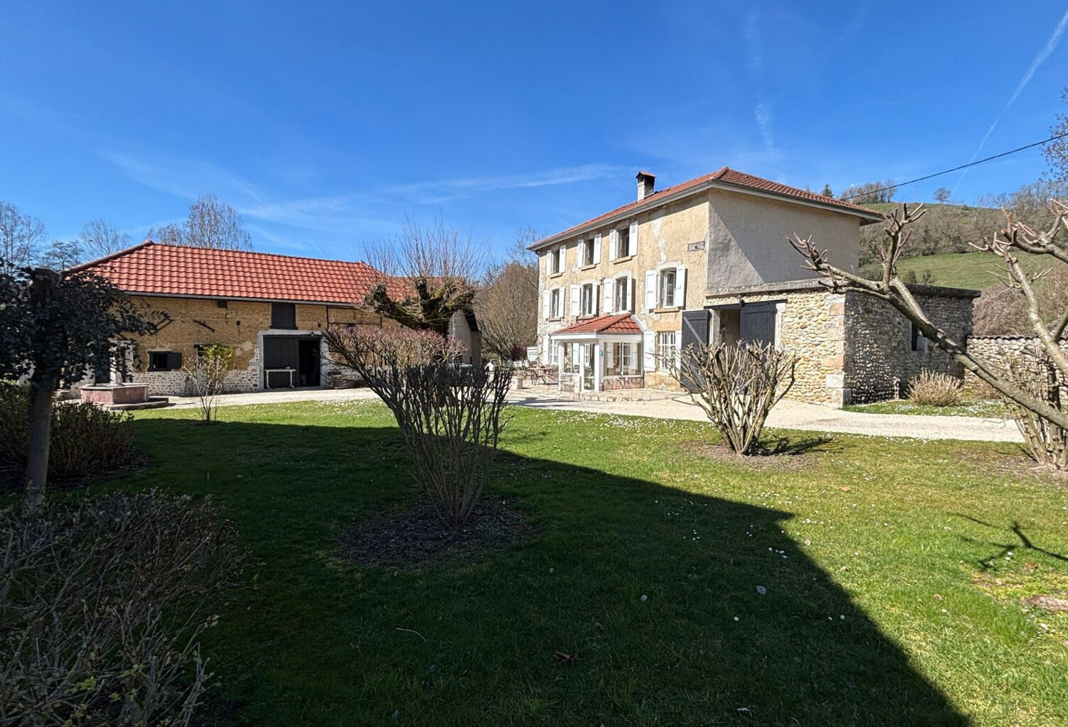 Maison individuelle avec dépendance — photo 1