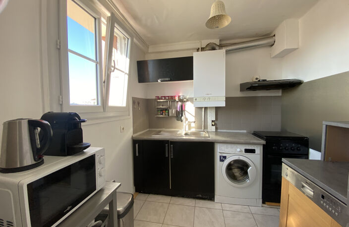 A VENDRE - NIMES - Les AMOUREUX - APPARTEMENT 4 PIECES 60 m — photo 4
