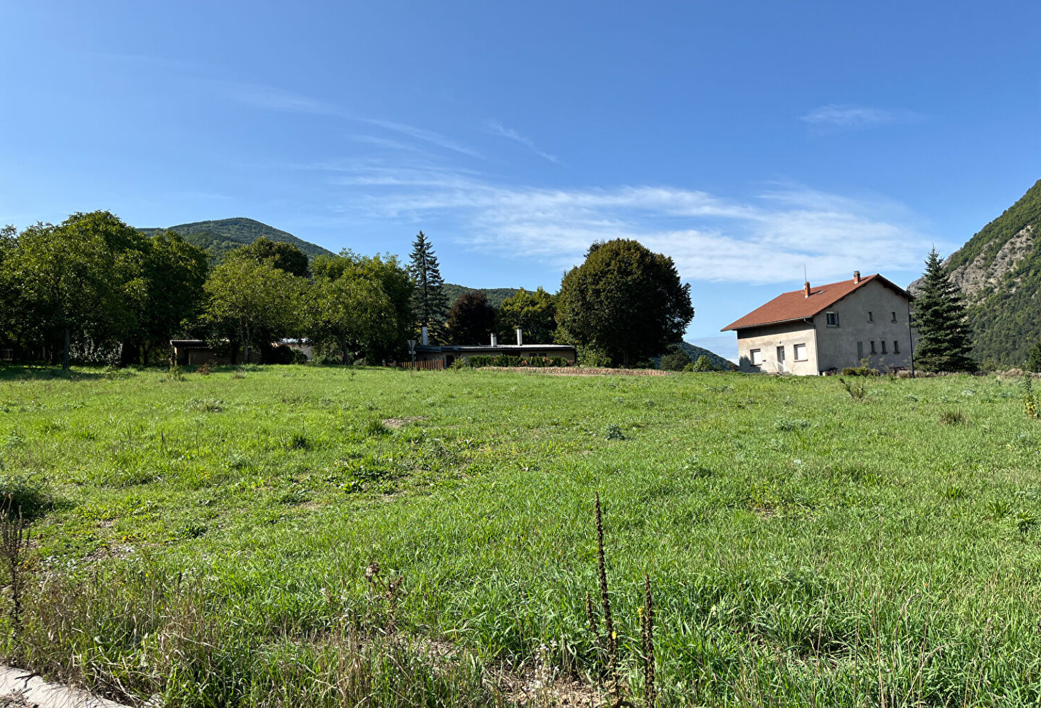 Terrain proche GAP 760 m² — photo 1