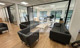 Bureau  204 m² à louer à Rillieux-la-Pape (69140)