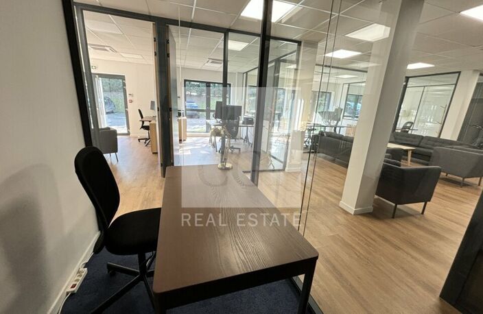 BUREAUX à LOUER — photo 3