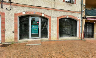 Commerce  54 m² à louer à Lombez (32220)