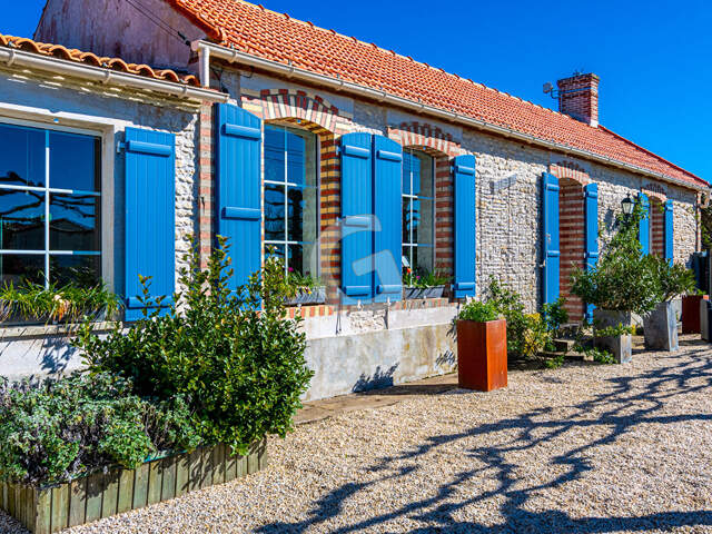 Maison de caractère Longeville Sur Mer 10 pièce(s) 223 m2 — photo du bien