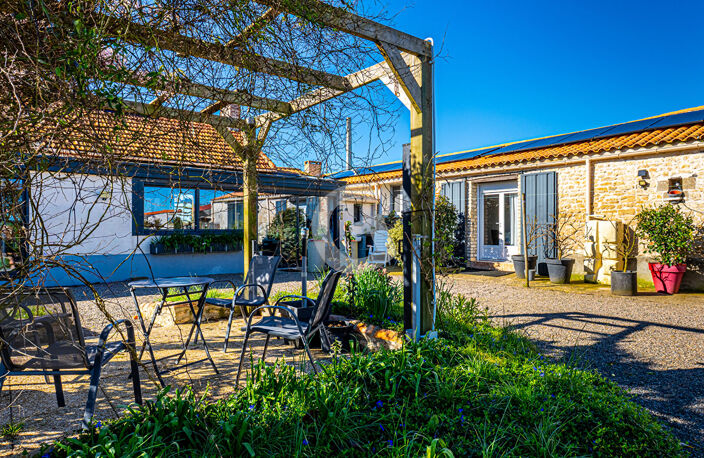 Maison de caractère Longeville Sur Mer 10 pièce(s) 223 m2 — photo 2