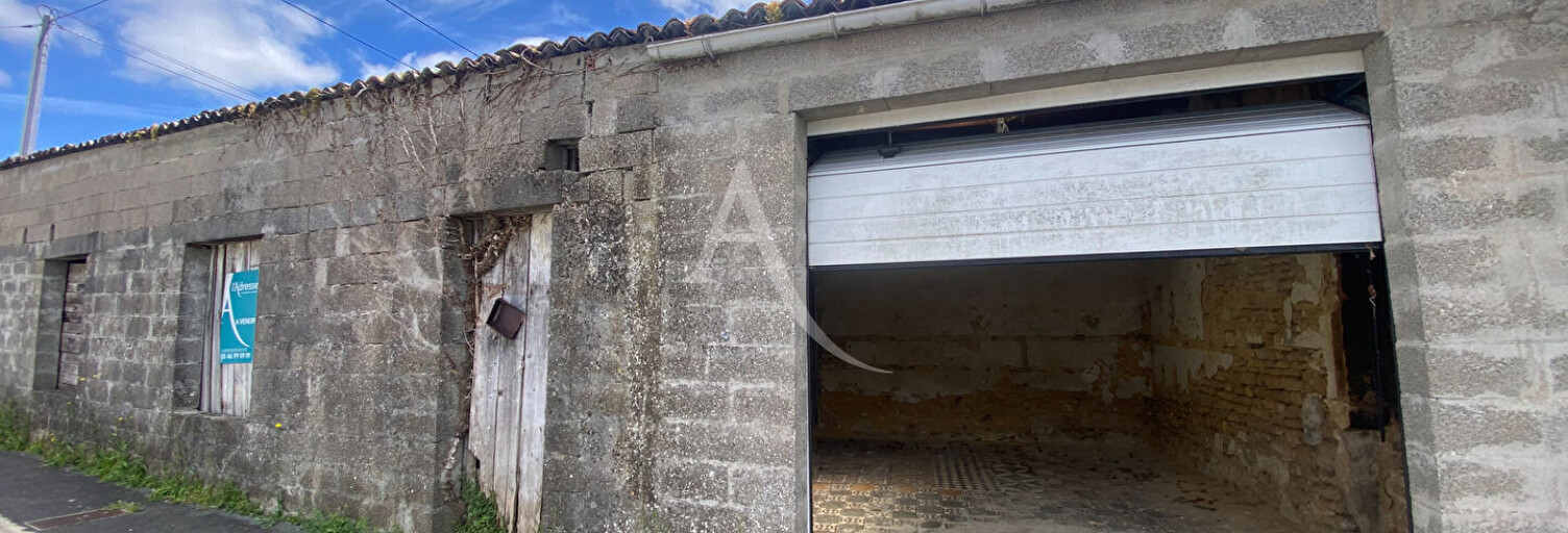 Garage  60 m² à vendre à Rochefort (17300)