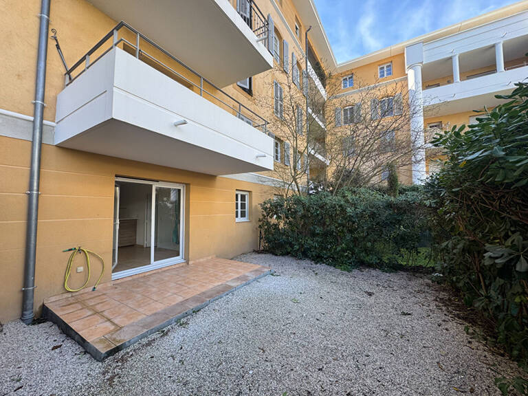 AIX EN PROVENCE - T2 32M² AVEC JARDIN ET PLACE DE STATIONNEMENT — photo 1