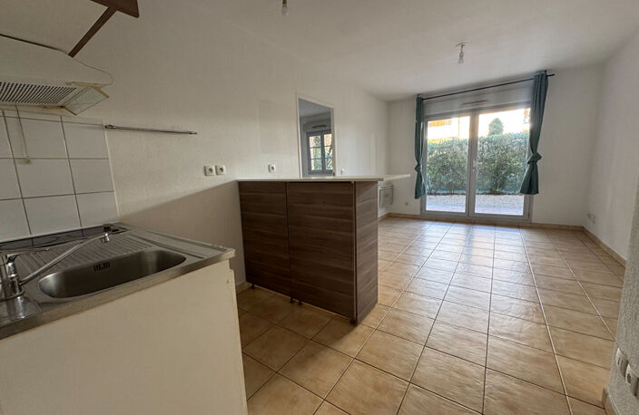 AIX EN PROVENCE - T2 32M² AVEC JARDIN ET PLACE DE STATIONNEMENT — photo 3