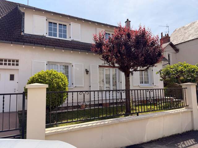Maison à proximité du centre ville et de toutes les écoles — photo du bien