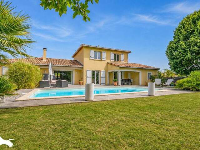 Villa de 6 pièces principales — photo du bien