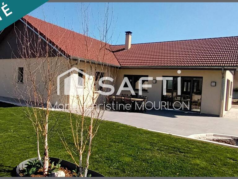 Bien rare sur le secteur. Idéal pour projet familial ou professionnel avec terrain de 23 ares 28. — photo 1